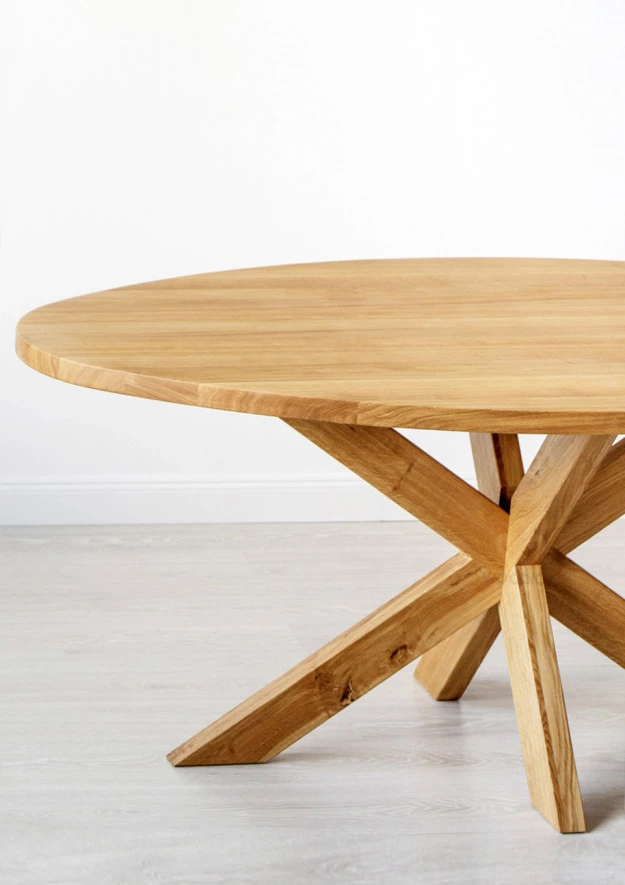 Tisch Eiche massiv 08 Oval