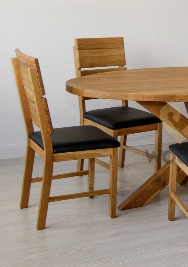 Tisch Eiche massiv 08 Oval