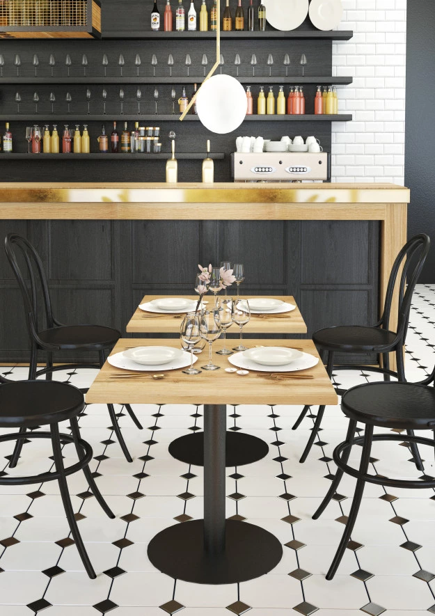 Quadratischer Bistrotisch aus Eiche