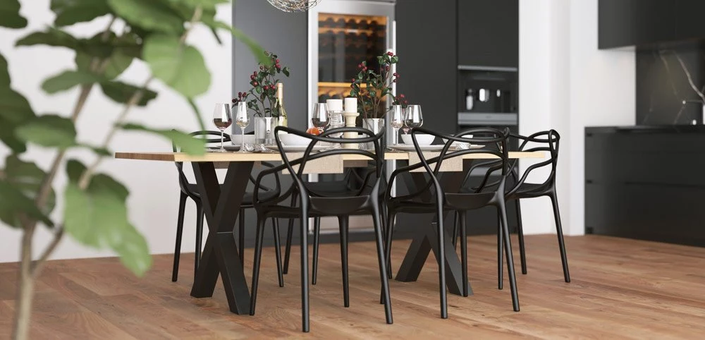 Eichenholztische mit Metallfüßen für Ess- oder Wohnzimmer