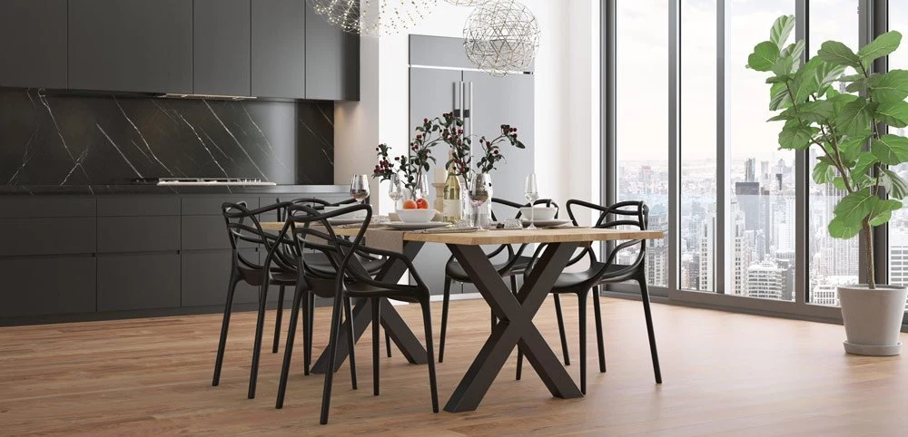 Eichenholztische mit Metallfüßen für Ess- oder Wohnzimmer